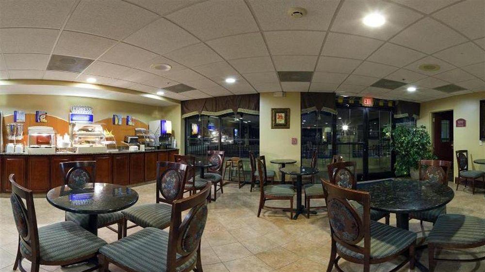 Holiday Inn Express & Suites Charlotte Arpt-Belmont By Ihg Екстериор снимка