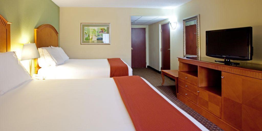 Holiday Inn Express & Suites Charlotte Arpt-Belmont By Ihg Екстериор снимка