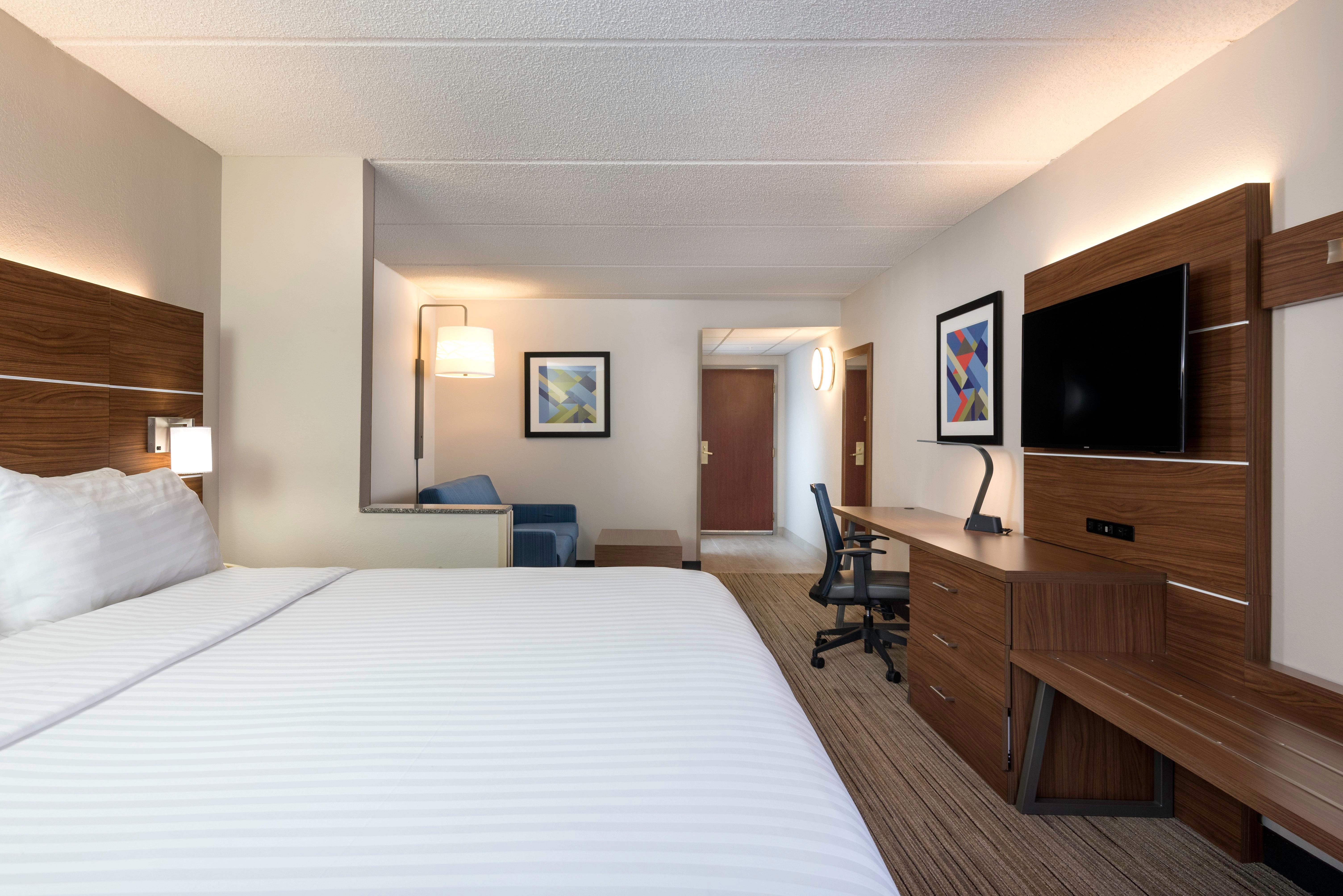 Holiday Inn Express & Suites Charlotte Arpt-Belmont By Ihg Екстериор снимка