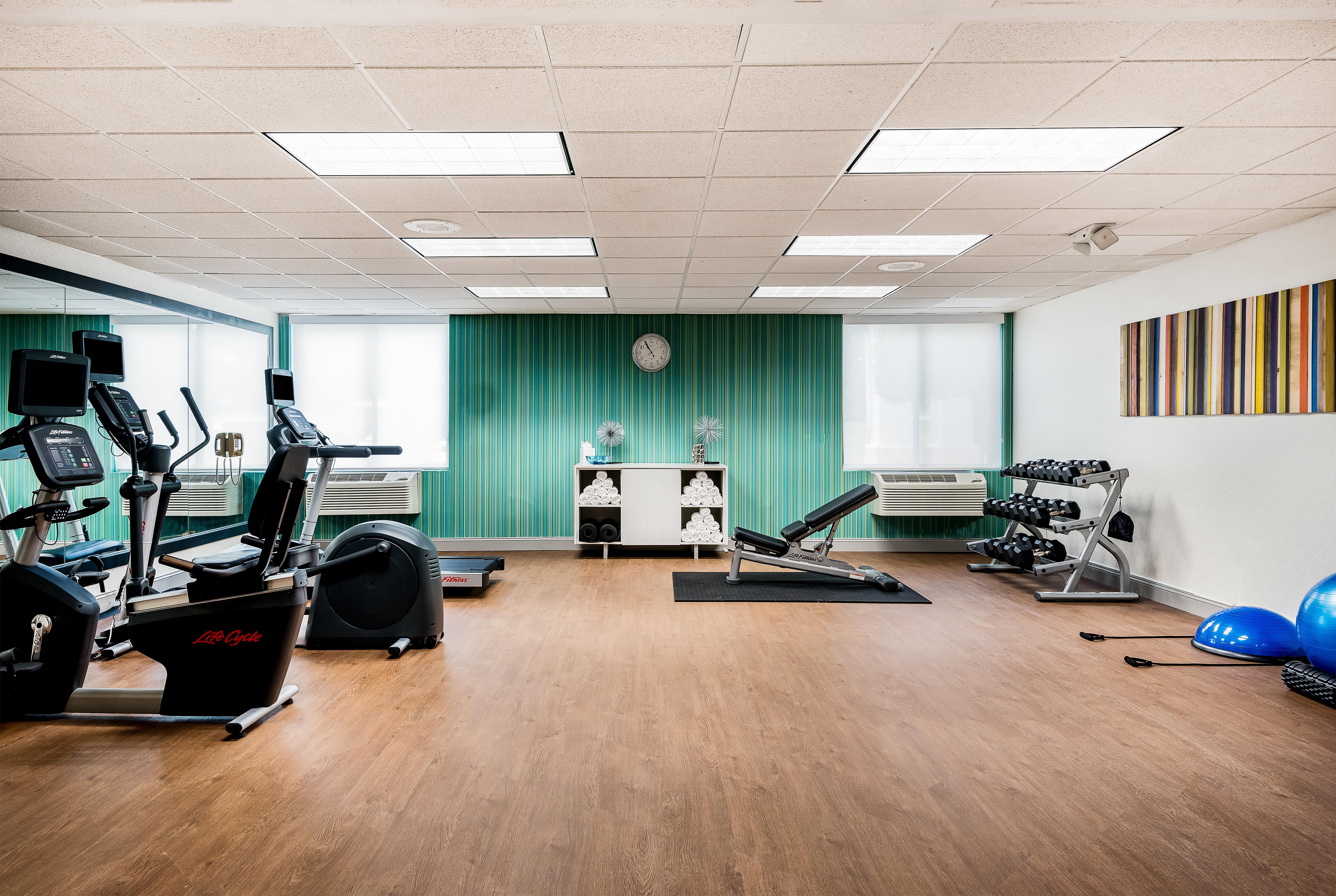 Holiday Inn Express & Suites Charlotte Arpt-Belmont By Ihg Екстериор снимка