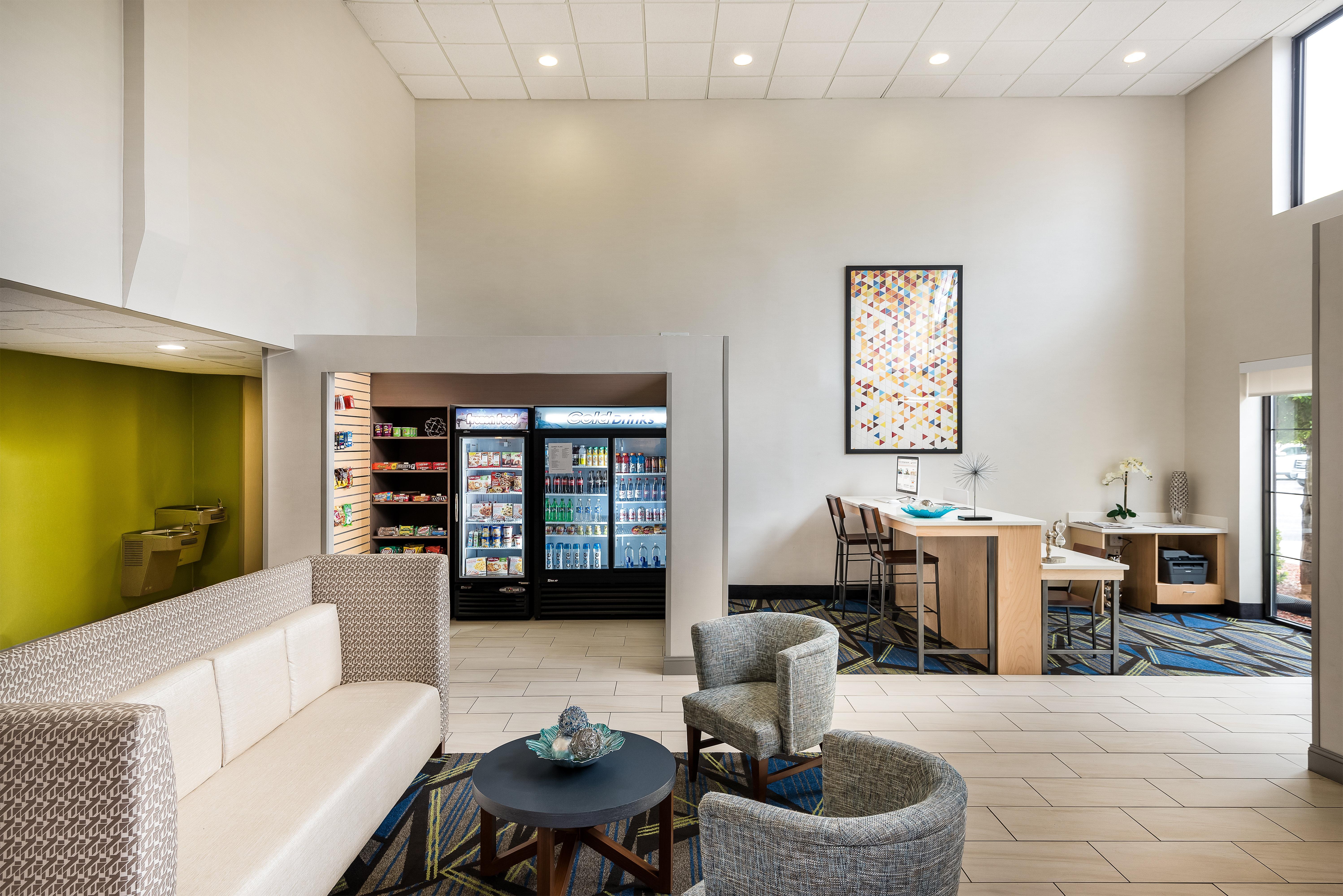 Holiday Inn Express & Suites Charlotte Arpt-Belmont By Ihg Екстериор снимка