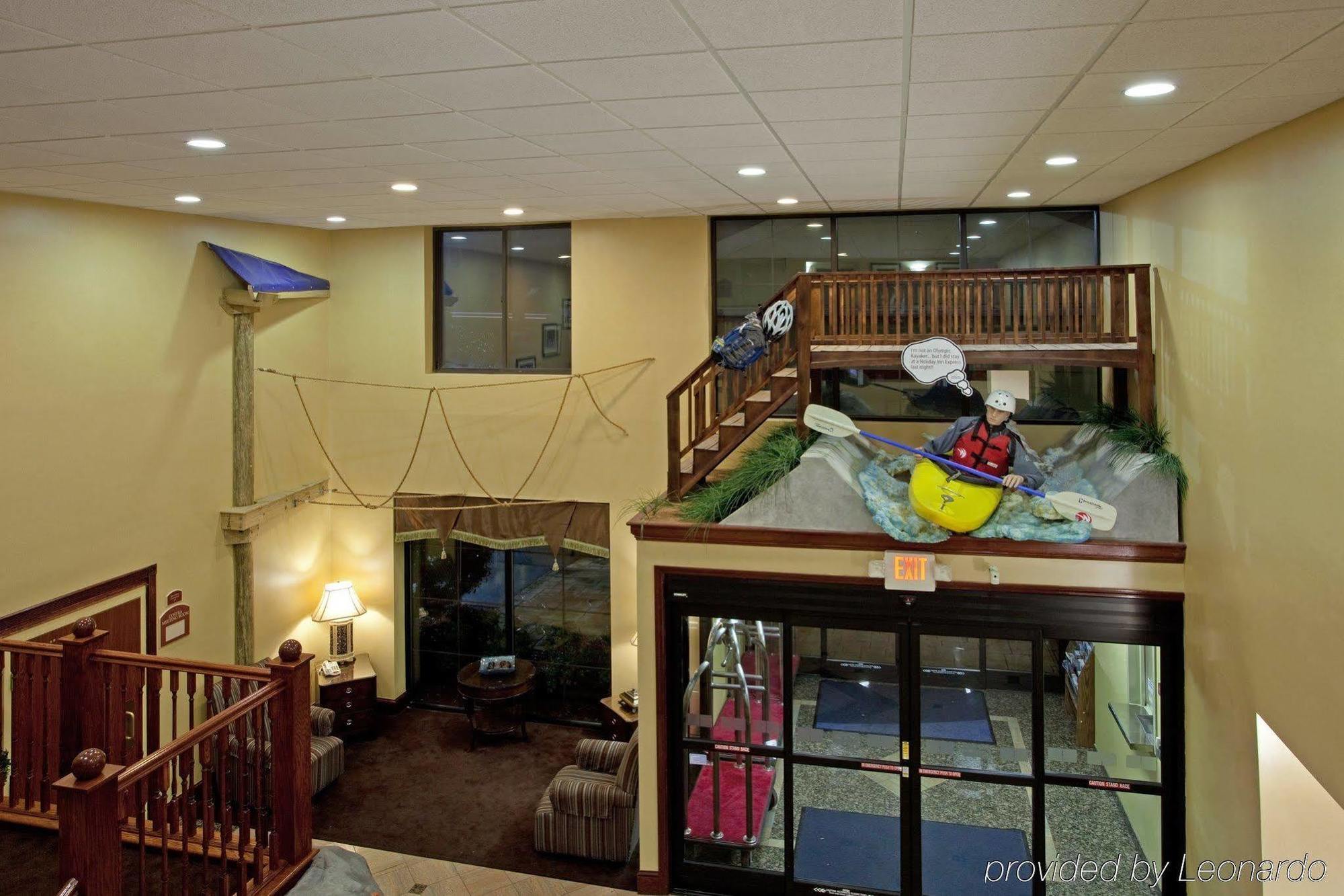 Holiday Inn Express & Suites Charlotte Arpt-Belmont By Ihg Екстериор снимка
